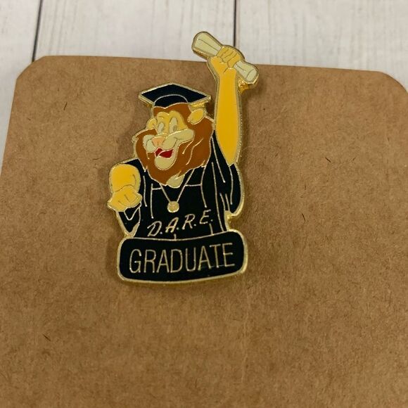 Vintage Dare Graduate Pin - Picture 1 of 3